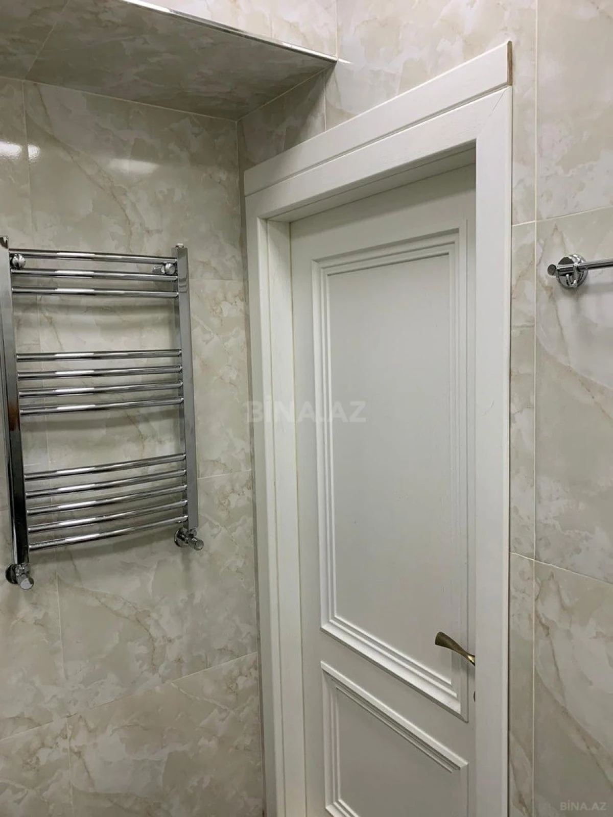 Satılır 3 otaqlı mənzil 120 m²