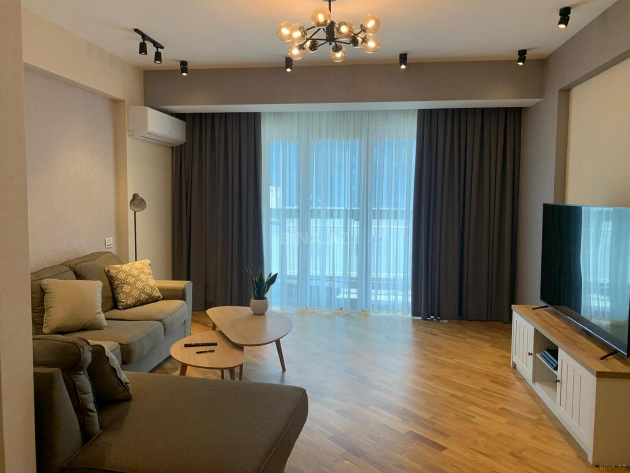 Satılır 3 otaqlı mənzil 120 m²