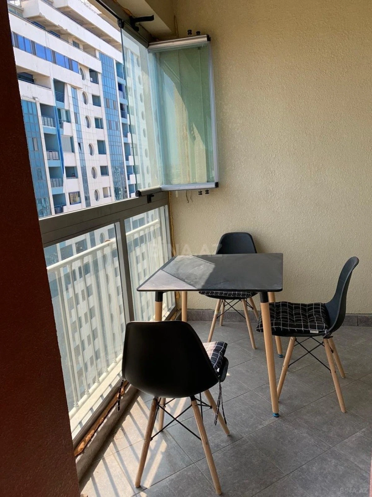 Satılır 3 otaqlı mənzil 120 m²