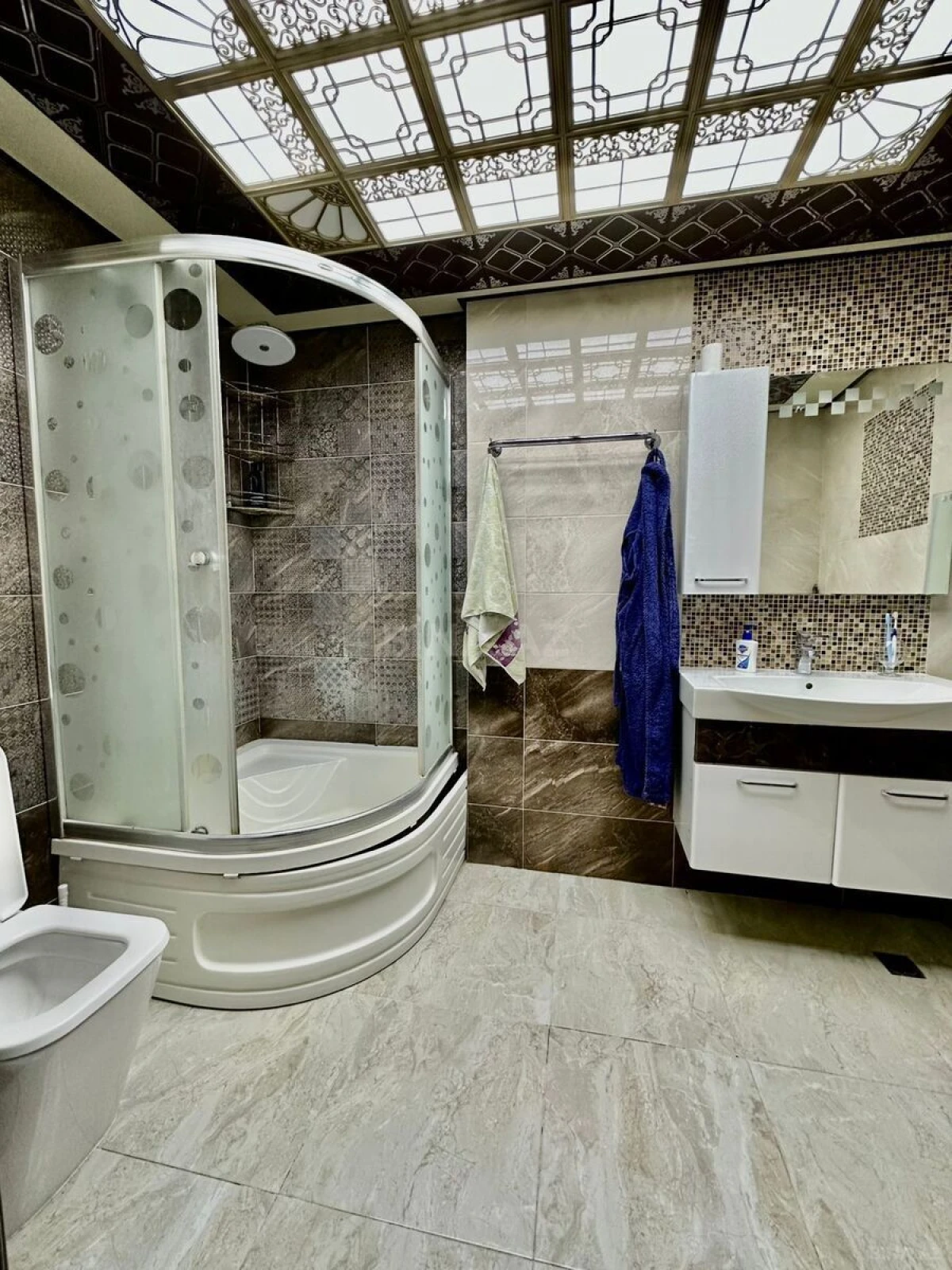 Kirayə verilir 2 otaqlı mənzil 90 m²