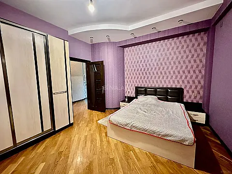 Kirayə verilir 2 otaqlı mənzil 90 m²
