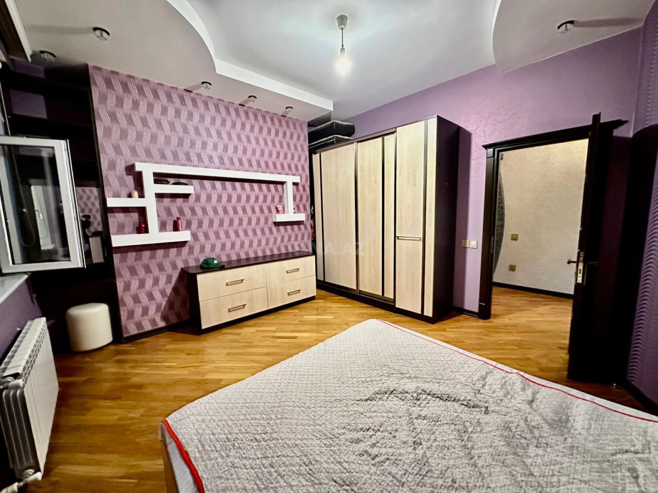 Kirayə verilir 2 otaqlı mənzil 90 m²