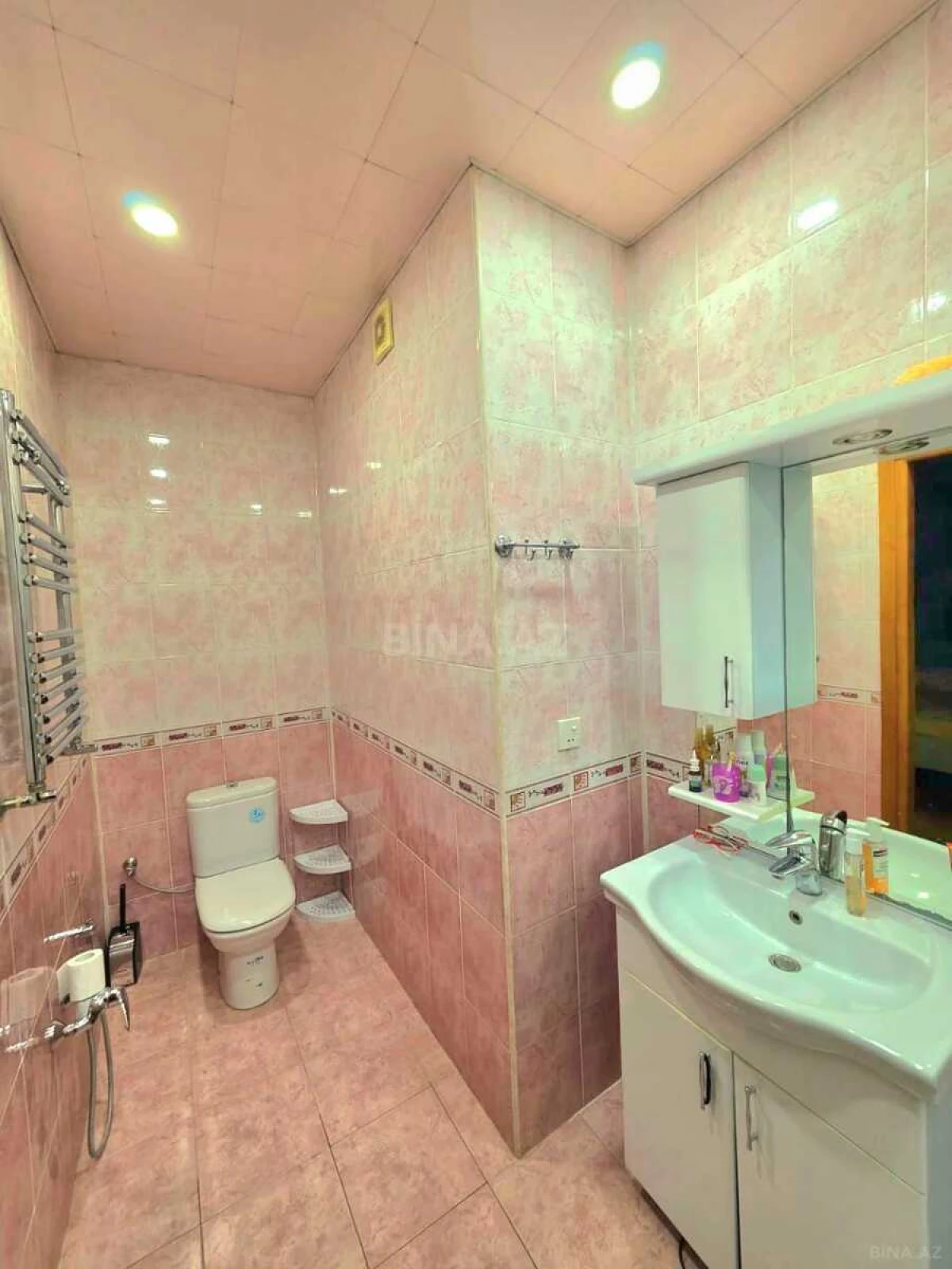 Satılır 3 otaqlı mənzil 154 m²