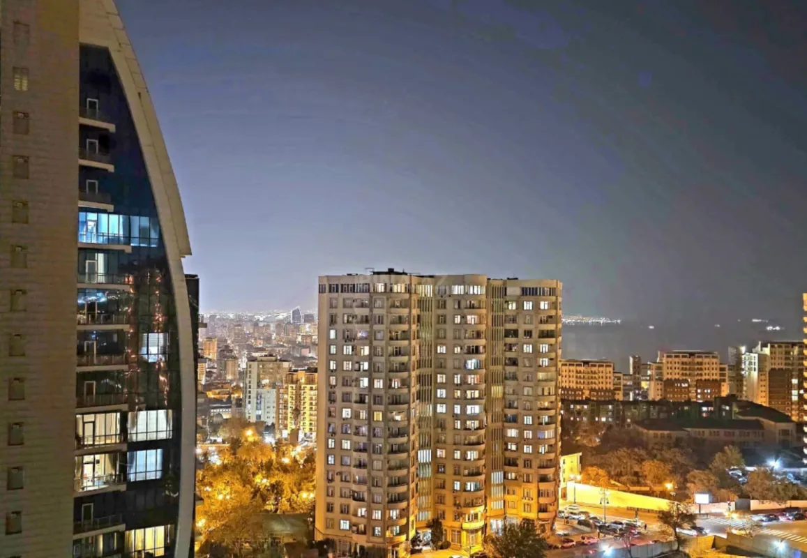 Satılır 3 otaqlı mənzil 154 m²