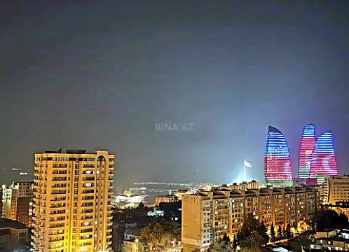 Satılır 3 otaqlı mənzil 154 m²