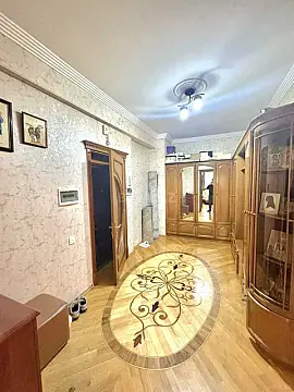 Satılır 3 otaqlı mənzil 154 m²