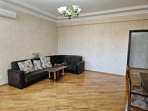 Satılır 3 otaqlı mənzil 138 m²