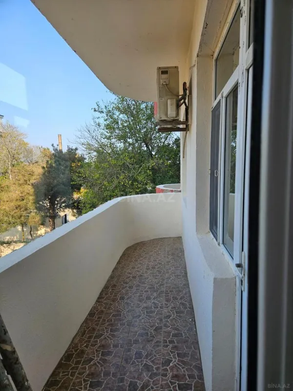 Satılır 3 otaqlı mənzil 138 m²