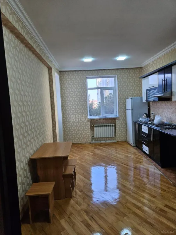 Satılır 3 otaqlı mənzil 138 m²