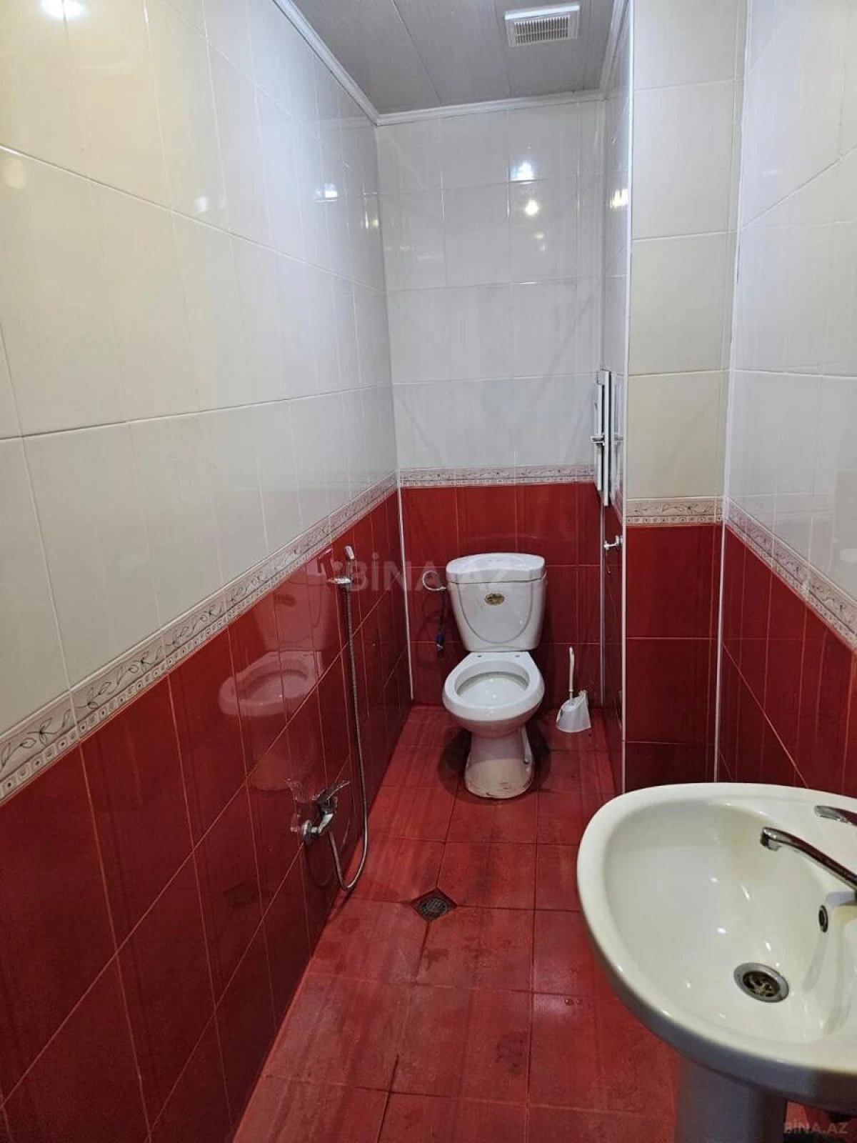 Satılır 3 otaqlı mənzil 138 m²