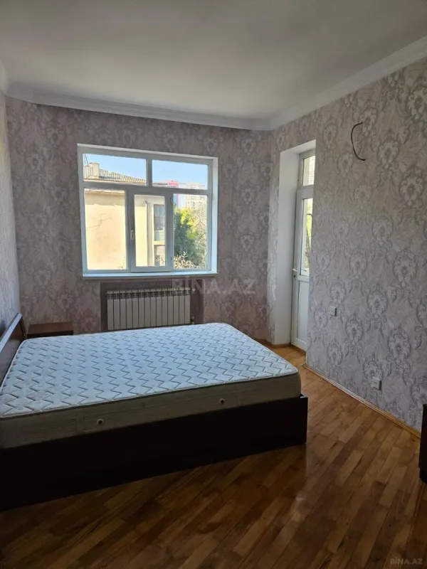 Satılır 3 otaqlı mənzil 138 m²
