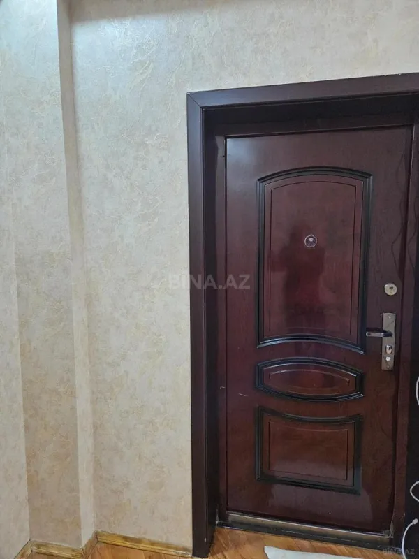 Satılır 3 otaqlı mənzil 138 m²