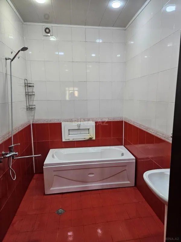 Satılır 3 otaqlı mənzil 138 m²