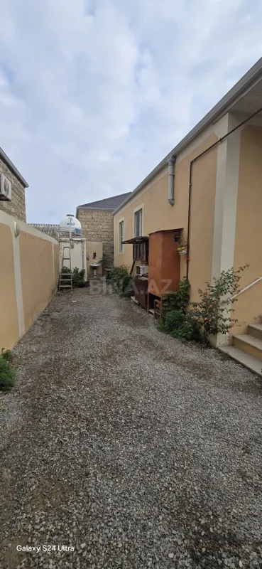 Satılır 4 otaqlı həyət evi 100 m²