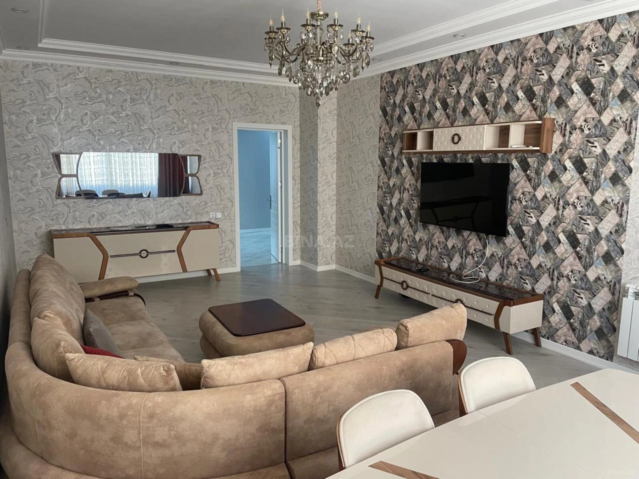 Kirayə verilir 3 otaqlı mənzil 160 m²