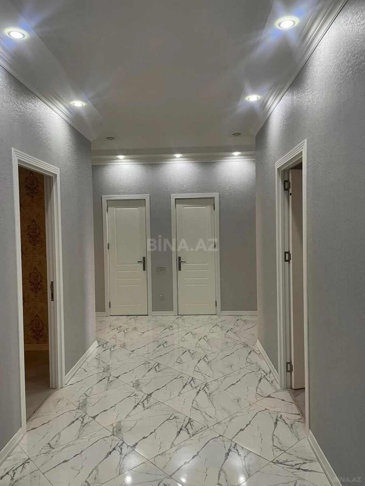 Kirayə verilir 3 otaqlı mənzil 160 m²
