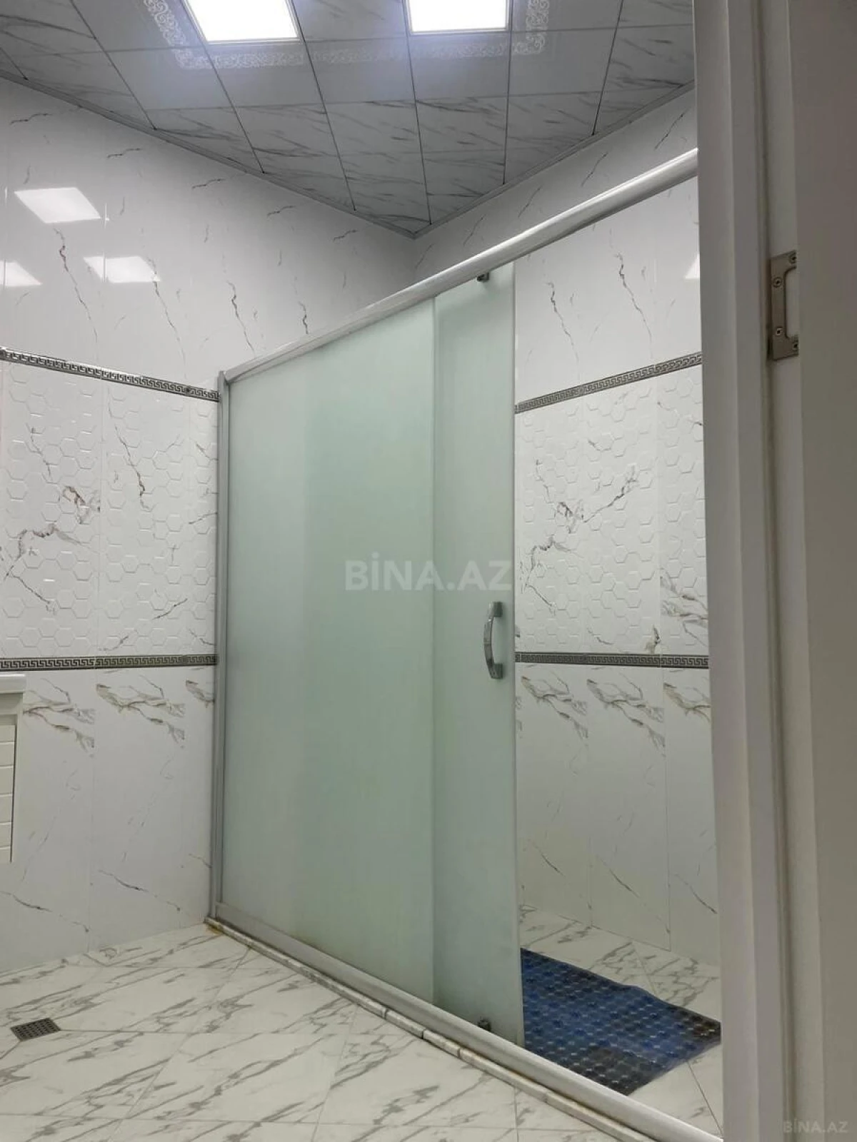 Kirayə verilir 3 otaqlı mənzil 160 m²