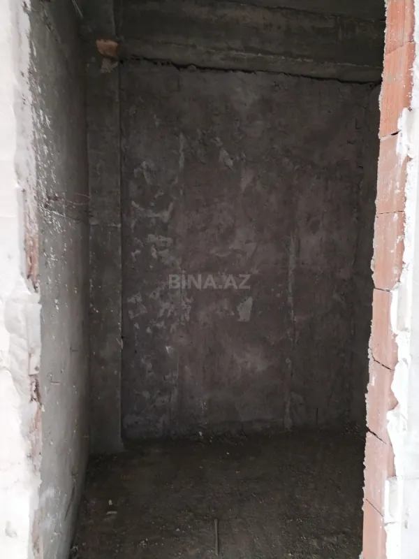 Satılır 4 otaqlı mənzil 149 m²