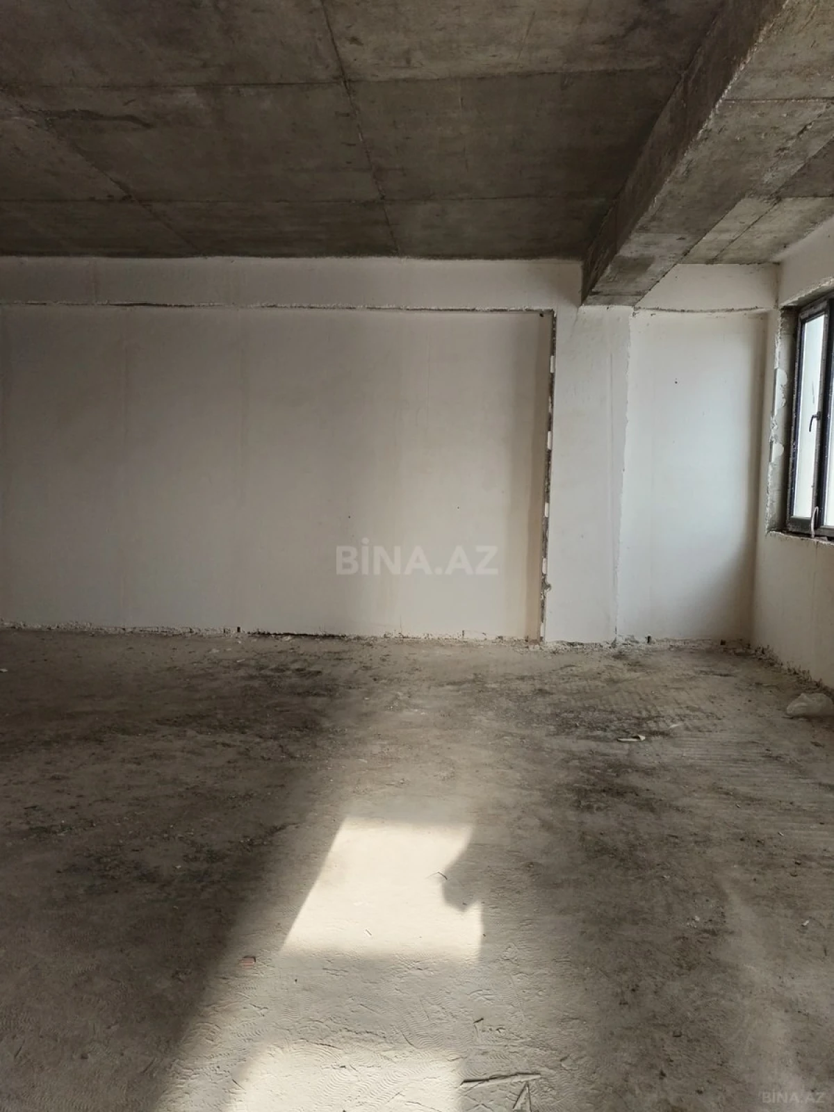 Satılır 4 otaqlı mənzil 149 m²
