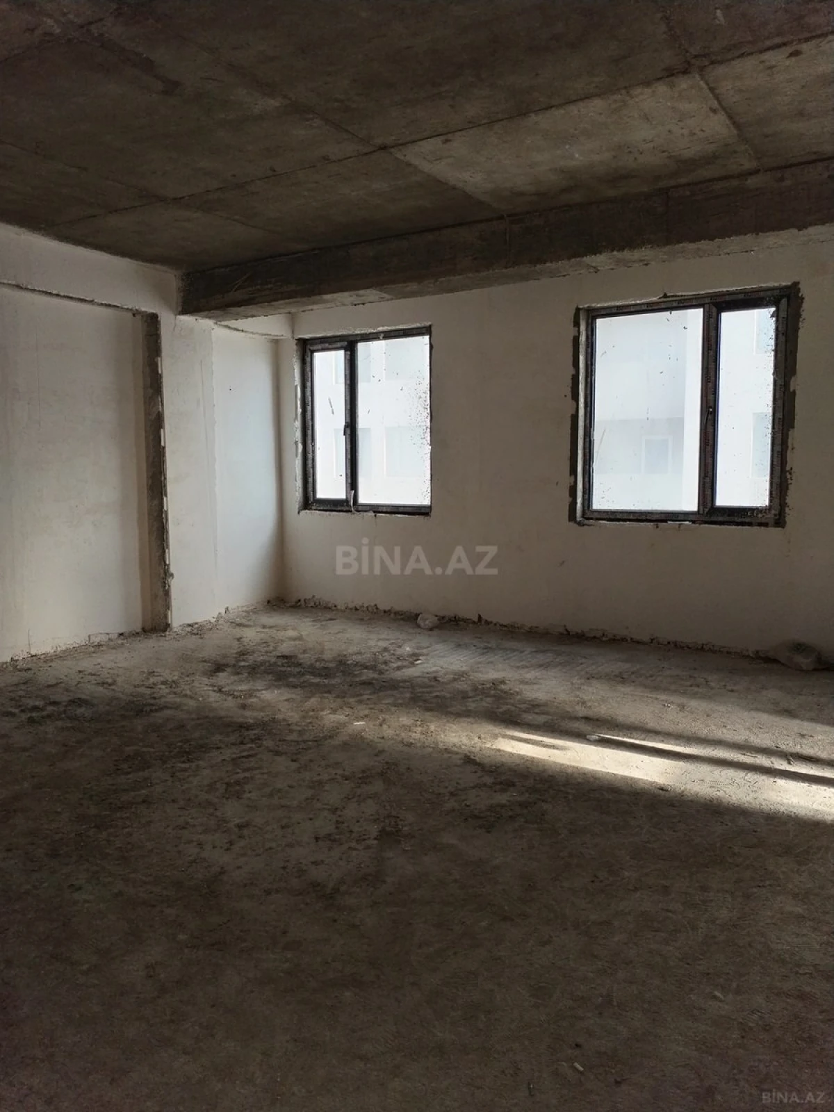 Satılır 4 otaqlı mənzil 149 m²