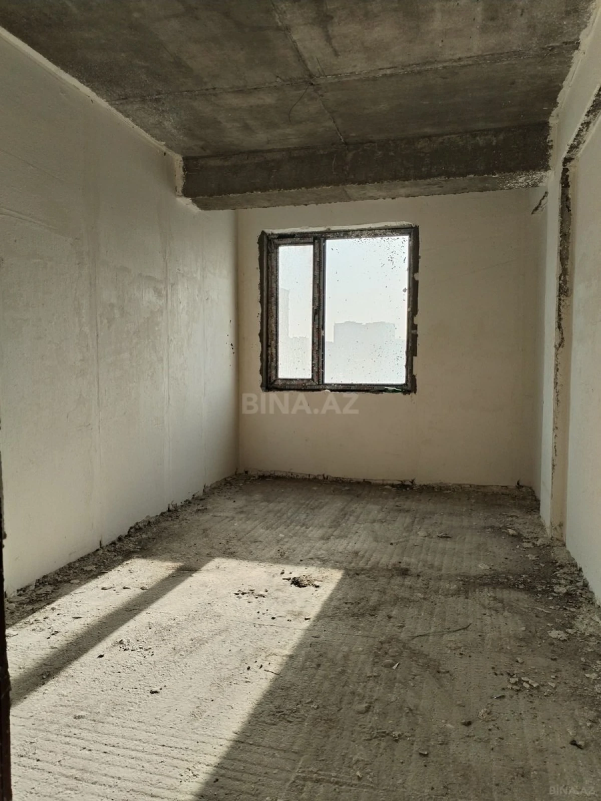 Satılır 4 otaqlı mənzil 149 m²
