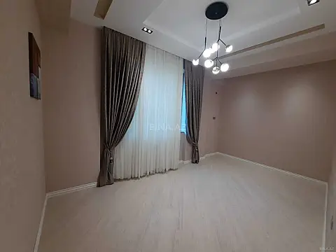 Satılır 4 otaqlı mənzil 137 m²