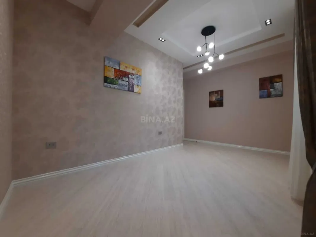 Satılır 4 otaqlı mənzil 137 m²