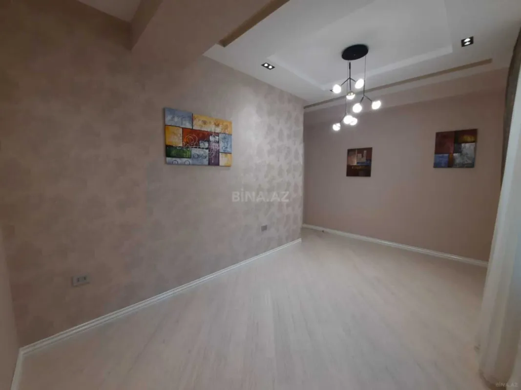 Satılır 4 otaqlı mənzil 137 m²
