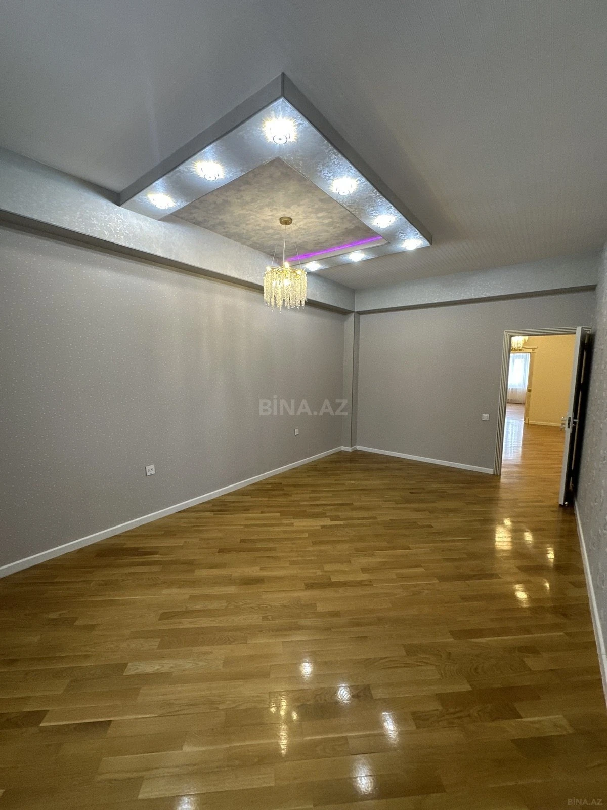 Satılır 3 otaqlı mənzil 128 m²