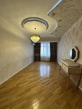 Satılır 3 otaqlı mənzil 128 m²