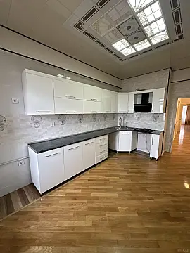 Satılır 3 otaqlı mənzil 128 m²