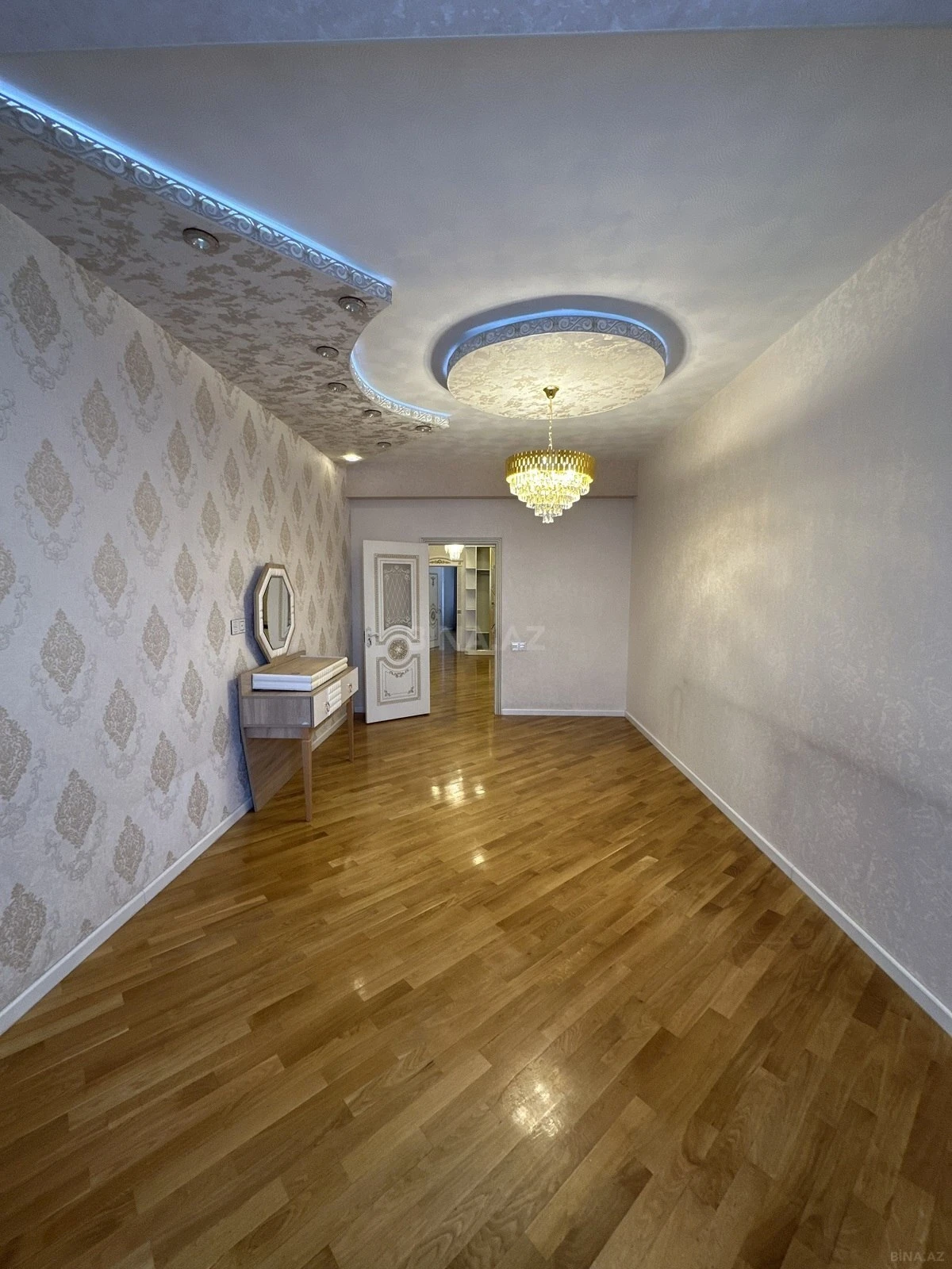 Satılır 3 otaqlı mənzil 128 m²