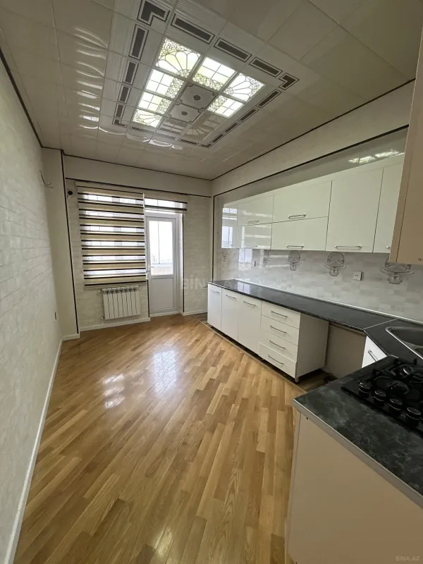 Satılır 3 otaqlı mənzil 128 m²