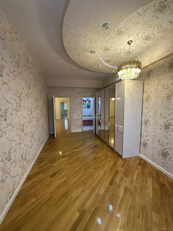 Satılır 3 otaqlı mənzil 128 m²