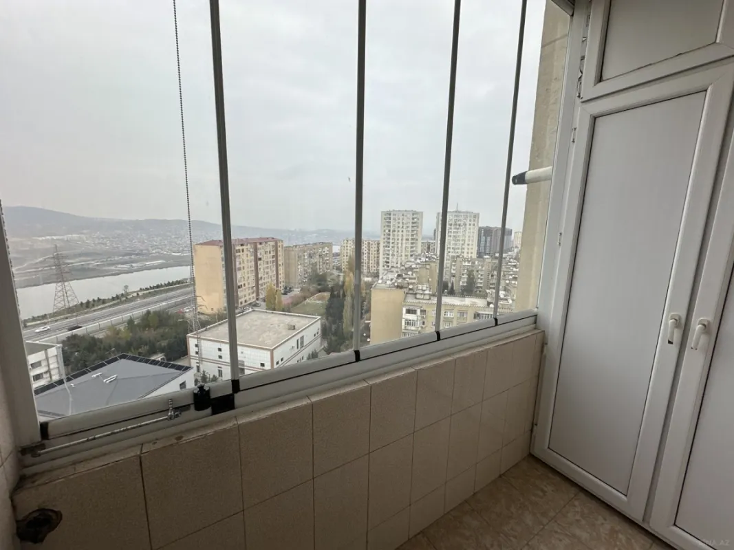 Satılır 3 otaqlı mənzil 128 m²