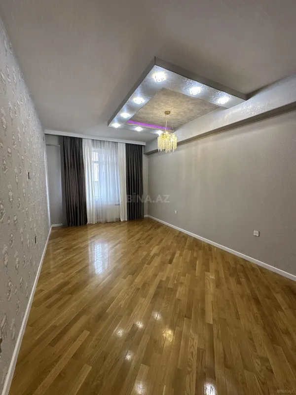 Satılır 3 otaqlı mənzil 128 m²