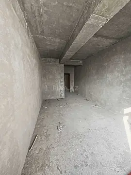 Satılır 4 otaqlı mənzil 215 m²