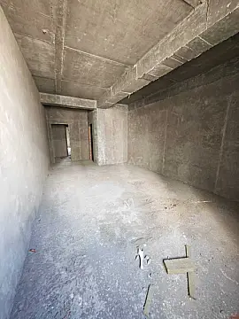 Satılır 4 otaqlı mənzil 215 m²