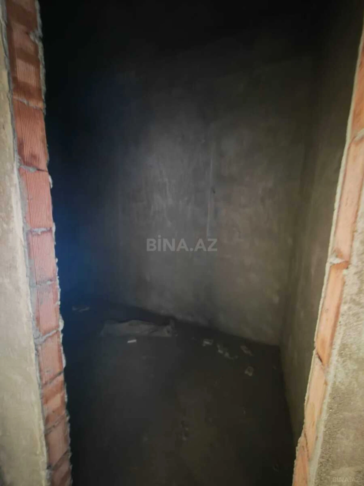 Satılır 4 otaqlı mənzil 215 m²