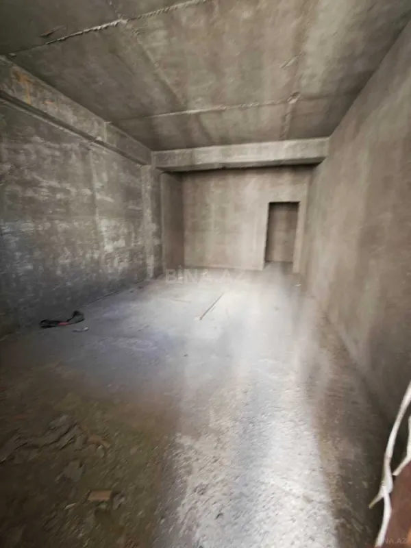 Satılır 4 otaqlı mənzil 215 m²