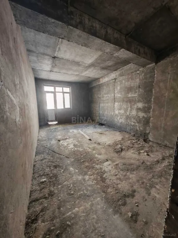 Satılır 4 otaqlı mənzil 215 m²