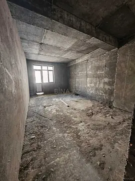 Satılır 4 otaqlı mənzil 215 m²