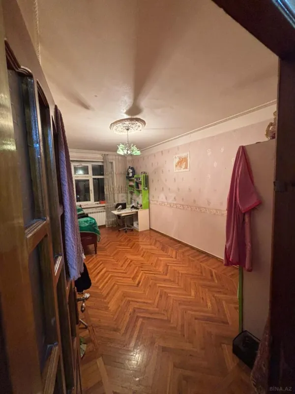 Satılır 5 otaqlı mənzil 125 m²