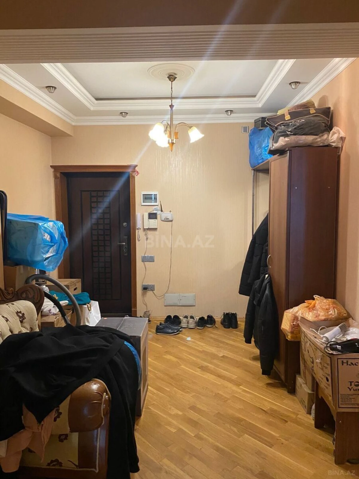 Satılır 2 otaqlı mənzil 93 m²