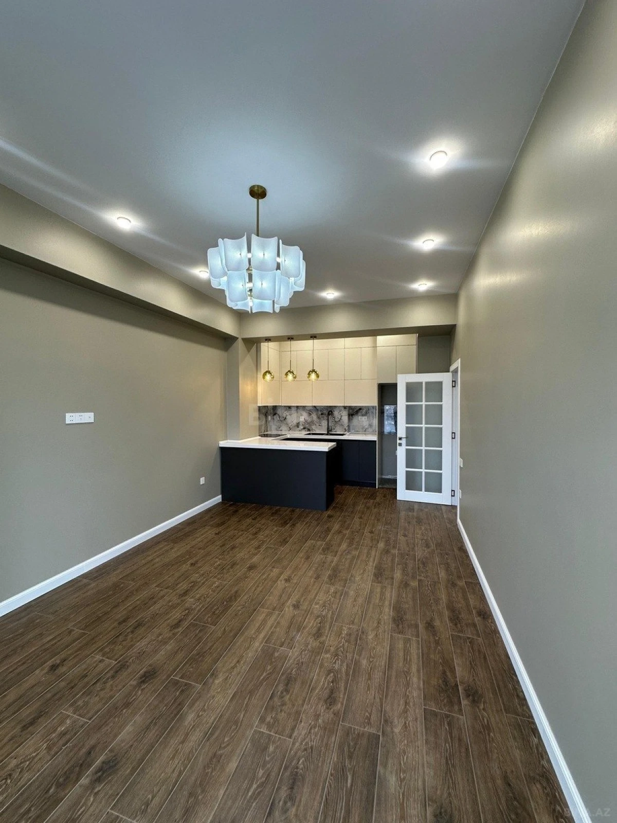 Satılır 2 otaqlı mənzil 65 m²