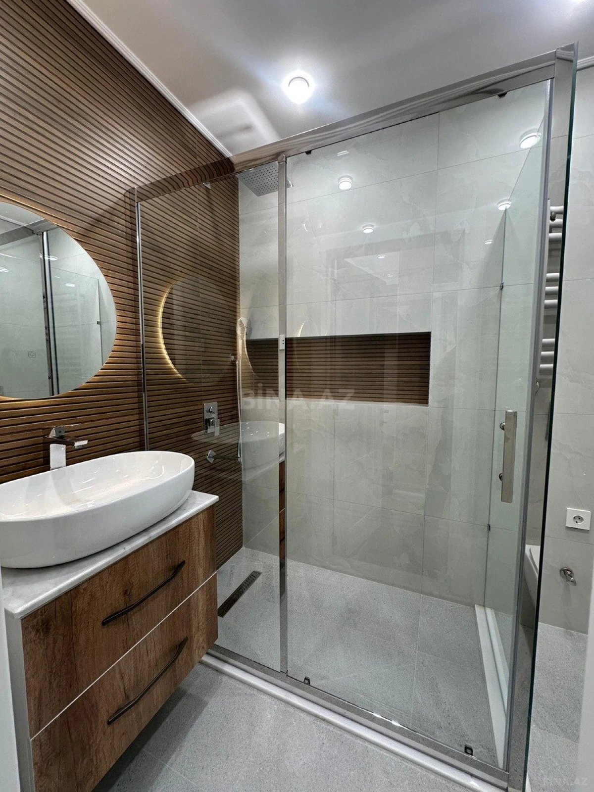 Satılır 2 otaqlı mənzil 65 m²