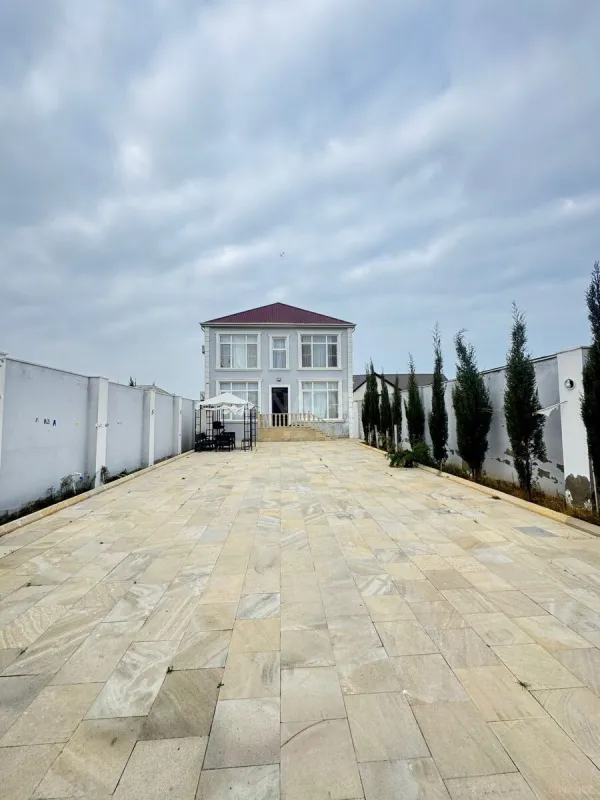 Satılır 5 otaqlı həyət evi 180 m²