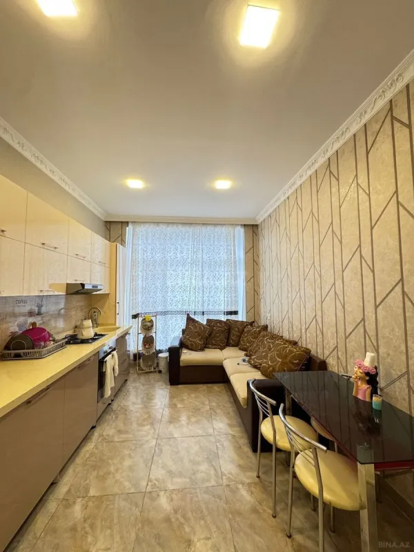 Satılır 5 otaqlı həyət evi 180 m²
