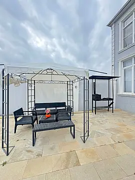 Satılır 5 otaqlı həyət evi 180 m²