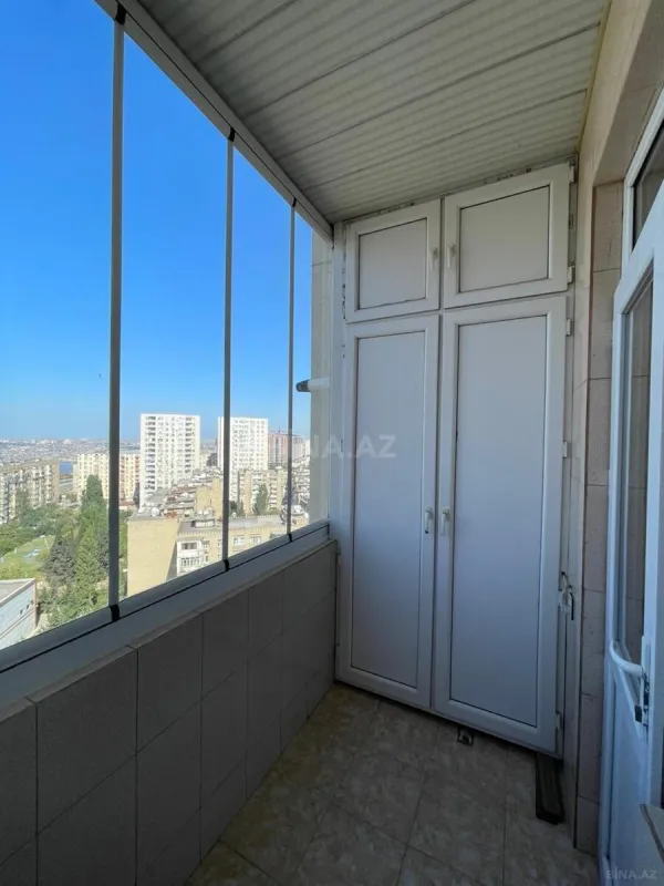 Satılır 3 otaqlı mənzil 130 m²